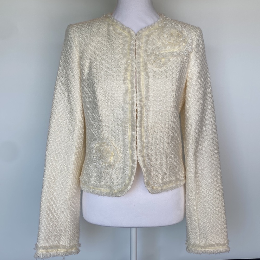 DStudio Vintage White Tweed Texture Blazer Jacket Size 6 with Floral Accents